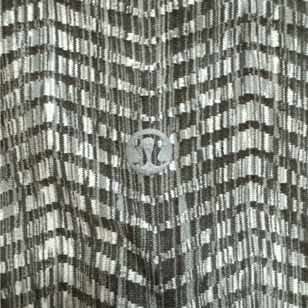 Lululemon Women’s Leggings‎ Gray And White Size 4 Zig Zag Design Athletic